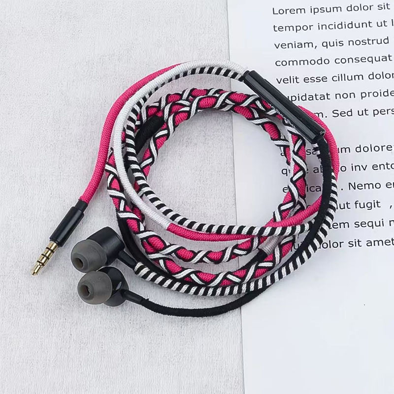 سماعات أذن سلكية مضفرة بمقبس 3 - مراجعة Wired Earphone Mic وسعره